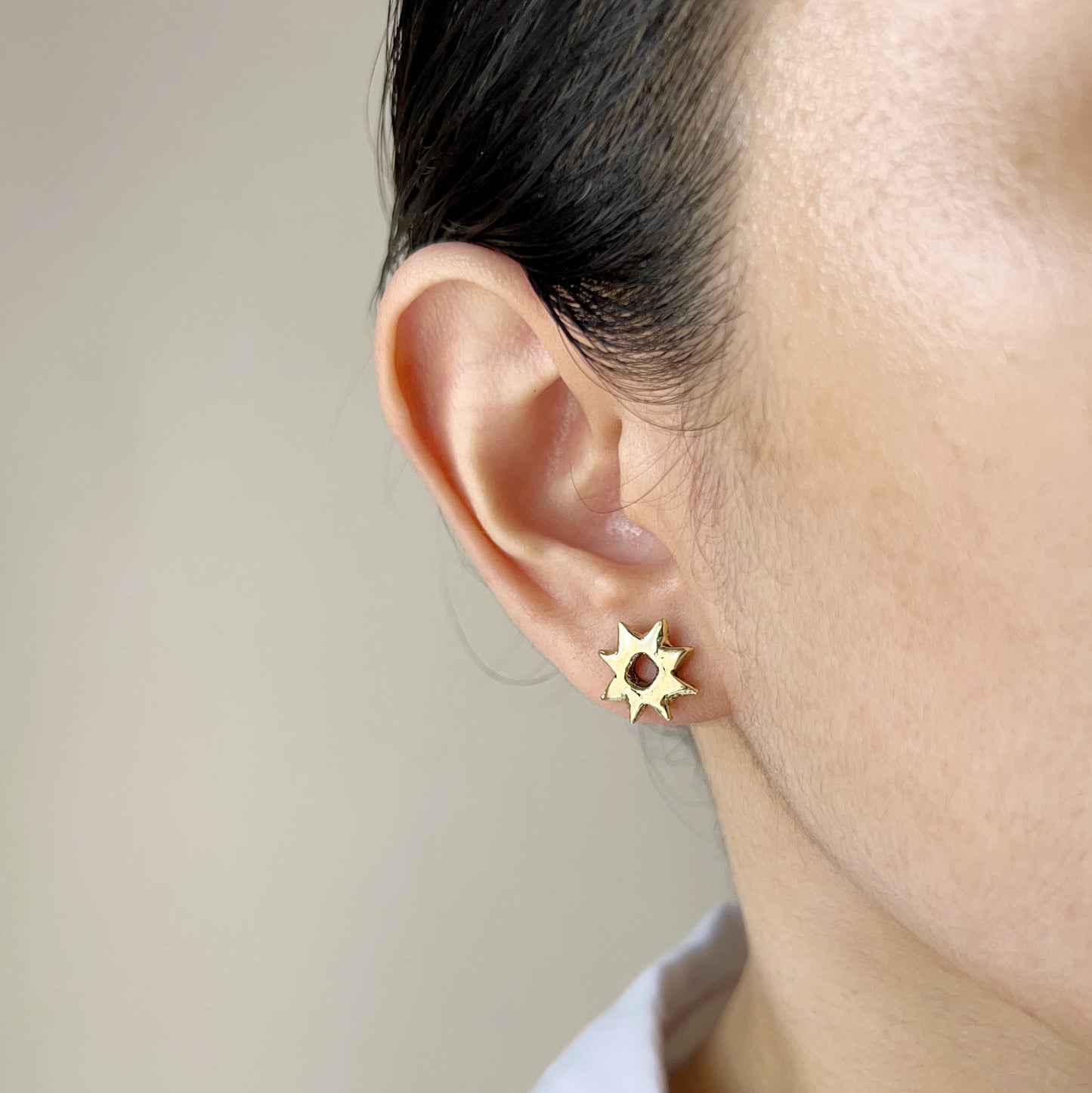 Bituon Stud Earrings